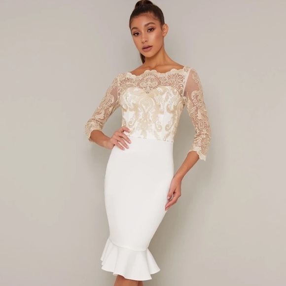 🤍NWT🤍 White & Gold Chi Chi London Embroidered Bodycon Peplum Dress in Cream - Picture 1 of 3